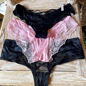 Victoria Secret Lot of 3 Thong Panties Pink Black M/M Lacy Bow Polkadots